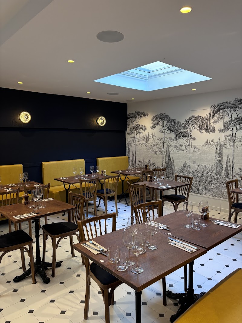 Yaya Café Restaurant