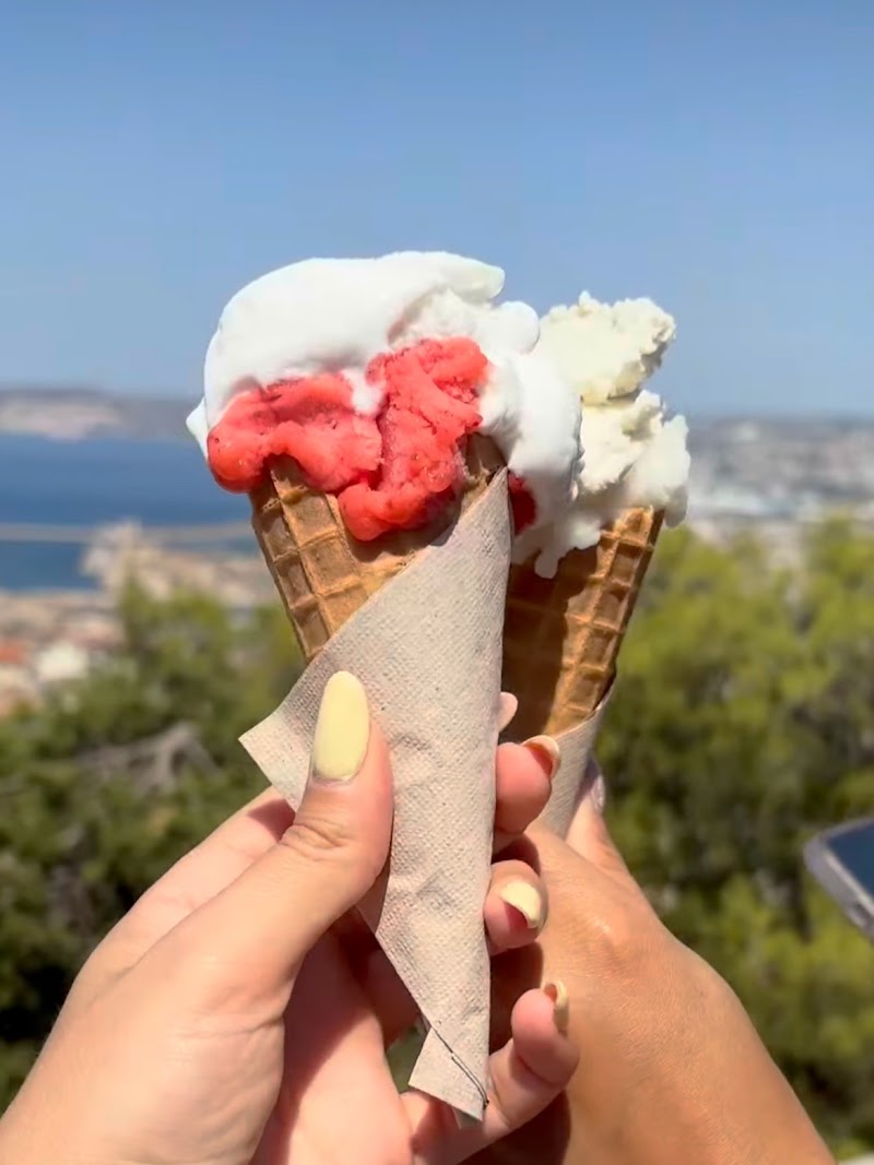 Glacier Marseille Scooter And Shop - La Mignonne