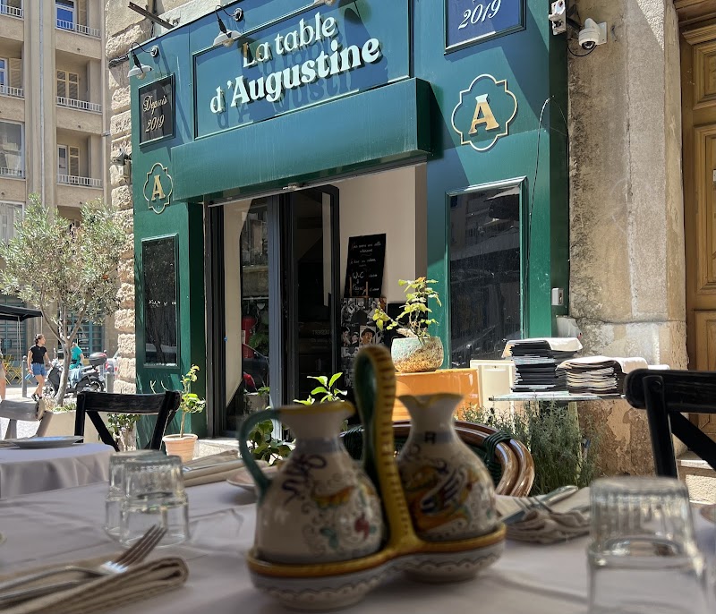 La table d'Augustine