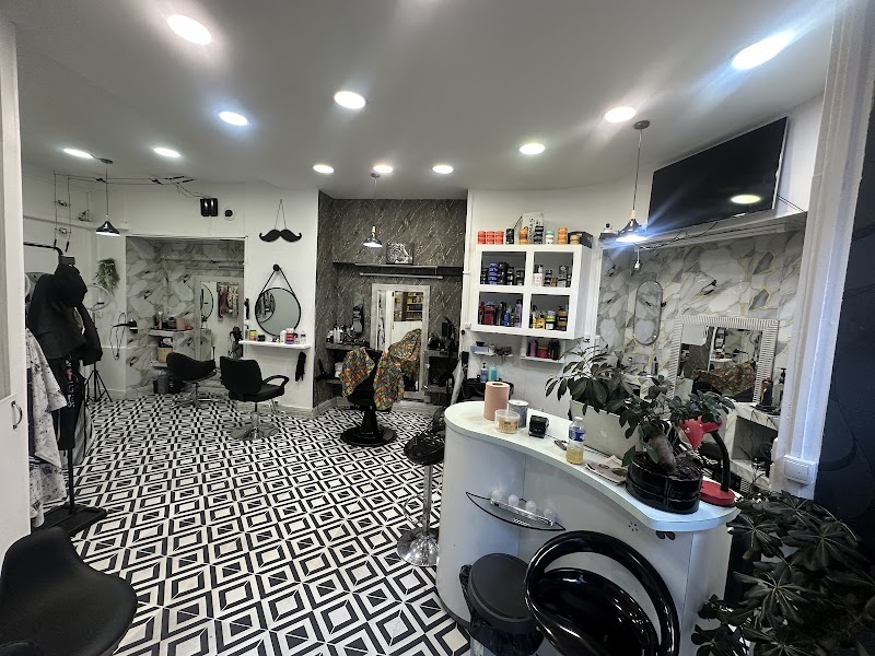 Shuvine Hair Atelier-Meilleur coiffeur Afro Marseille