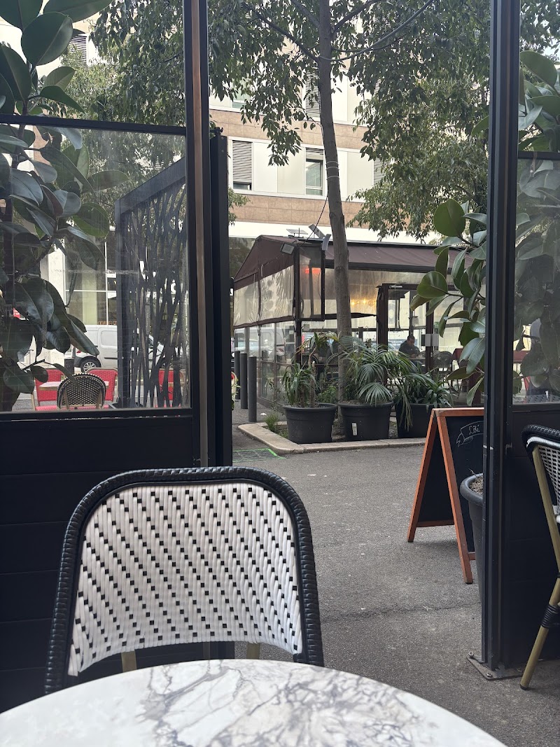 Restaurant & café EAST END