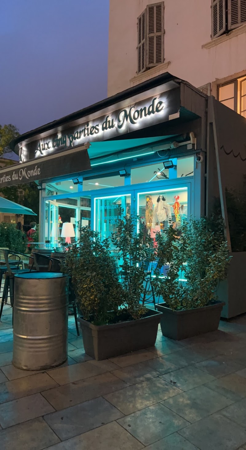 Aux 5 Parties du Monde