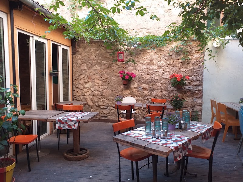 LE COURT CIRCUIT