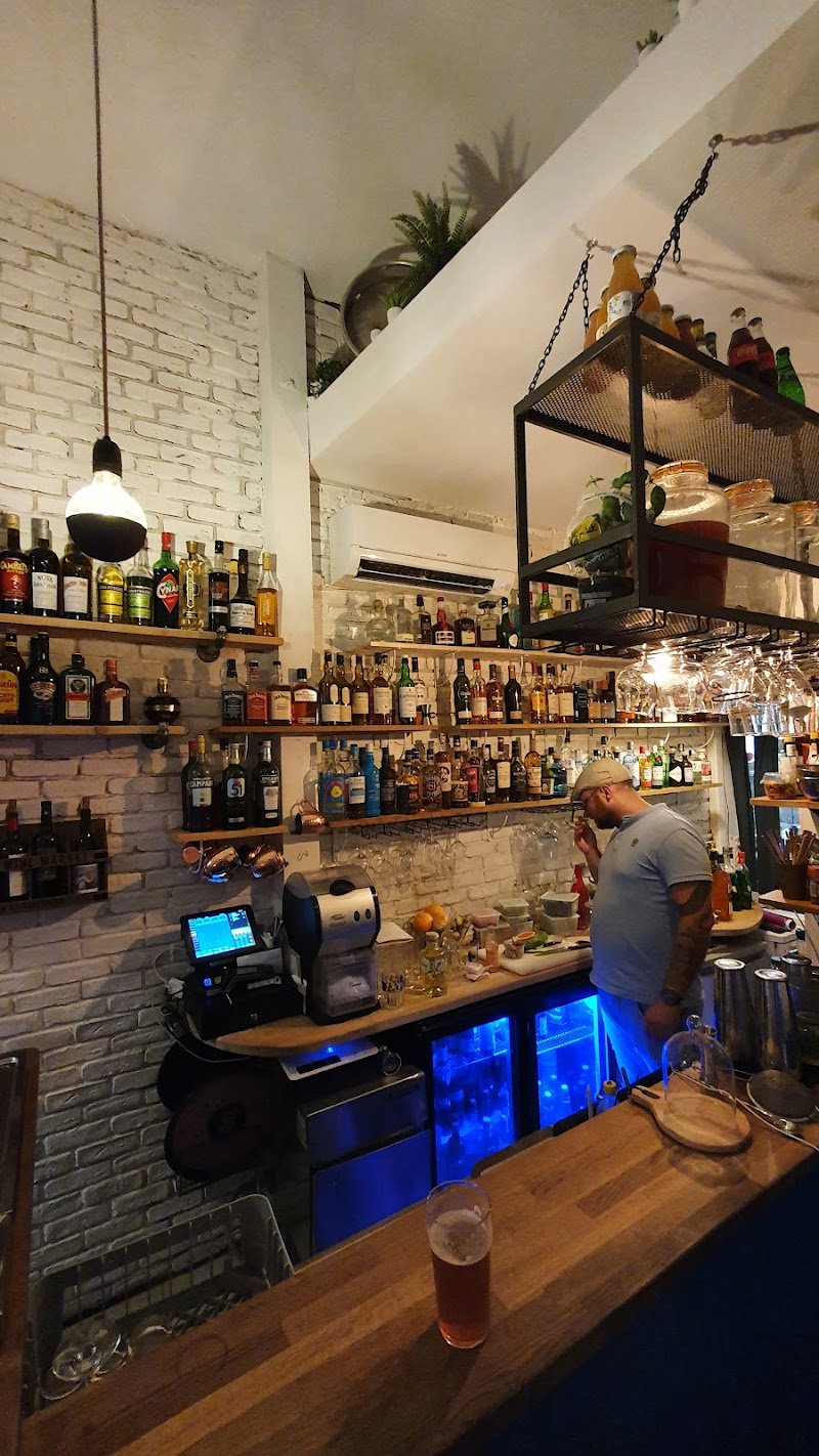 Gyptis Cocktails Bar