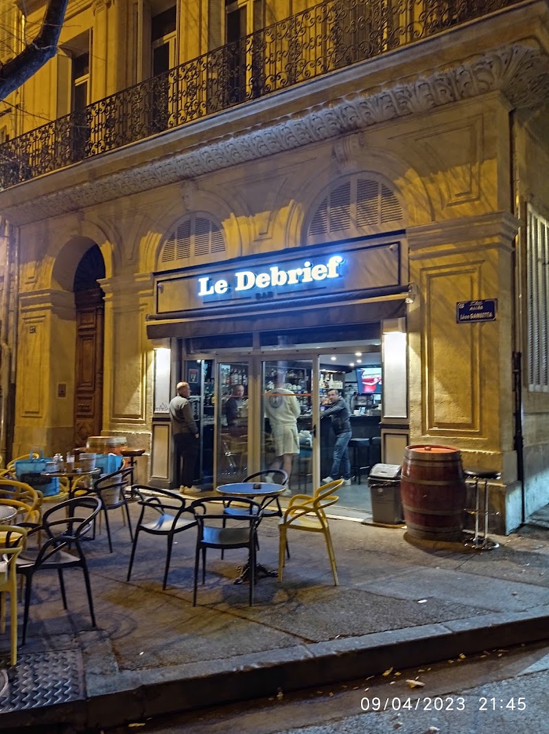 Le Debrief