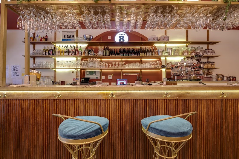 La Baleine – cinéma et bistrot