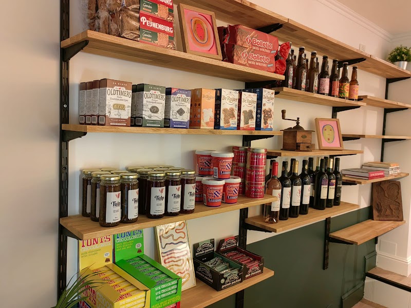 Dutch café
