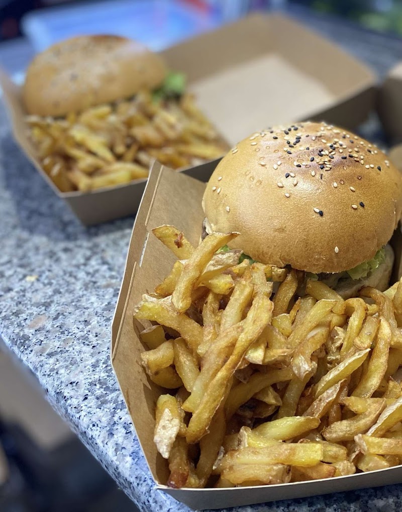 Les Deux B - Pizzeria / Burger / Distributeur