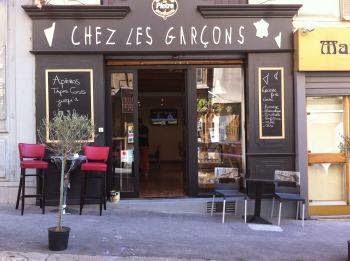 Chez les Garçons